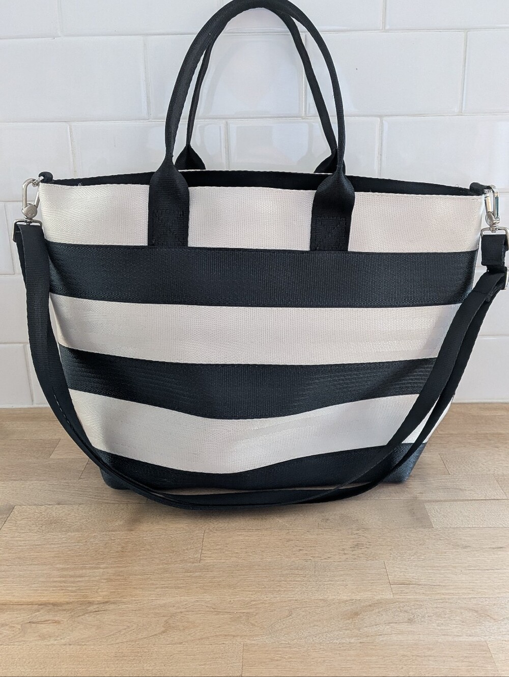 Harveys Medium Streamline Tote - Salvage